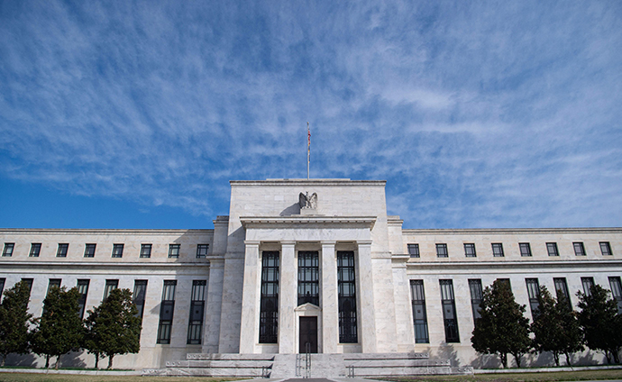 美联储哈马克警告：进一步降息会引发广泛风险